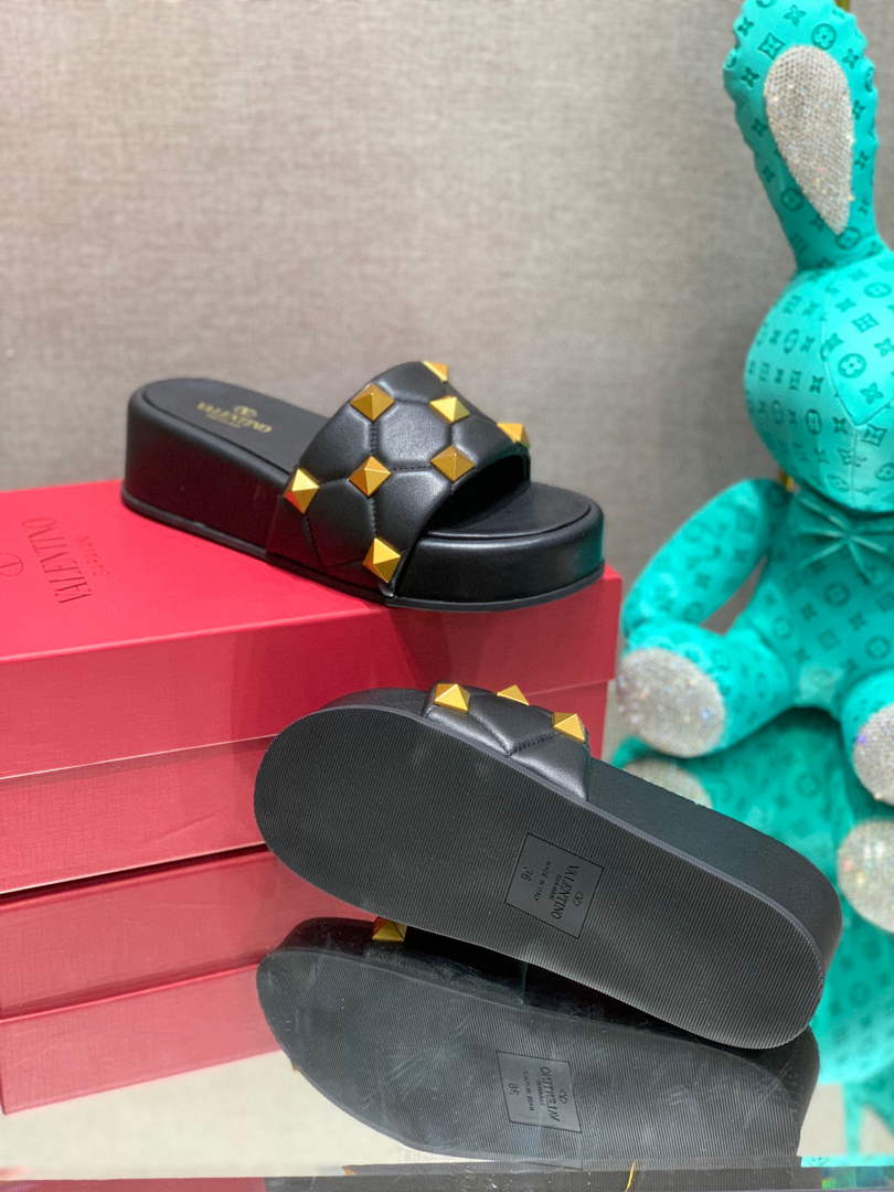 Valentino Stud Flatform Slide Sandal in Quilted Nappa V78104