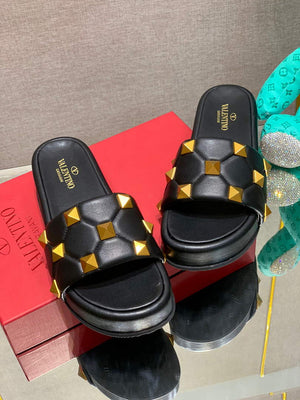 Valentino Stud Flatform Slide Sandal in Quilted Nappa V78104 - 35 - View 5