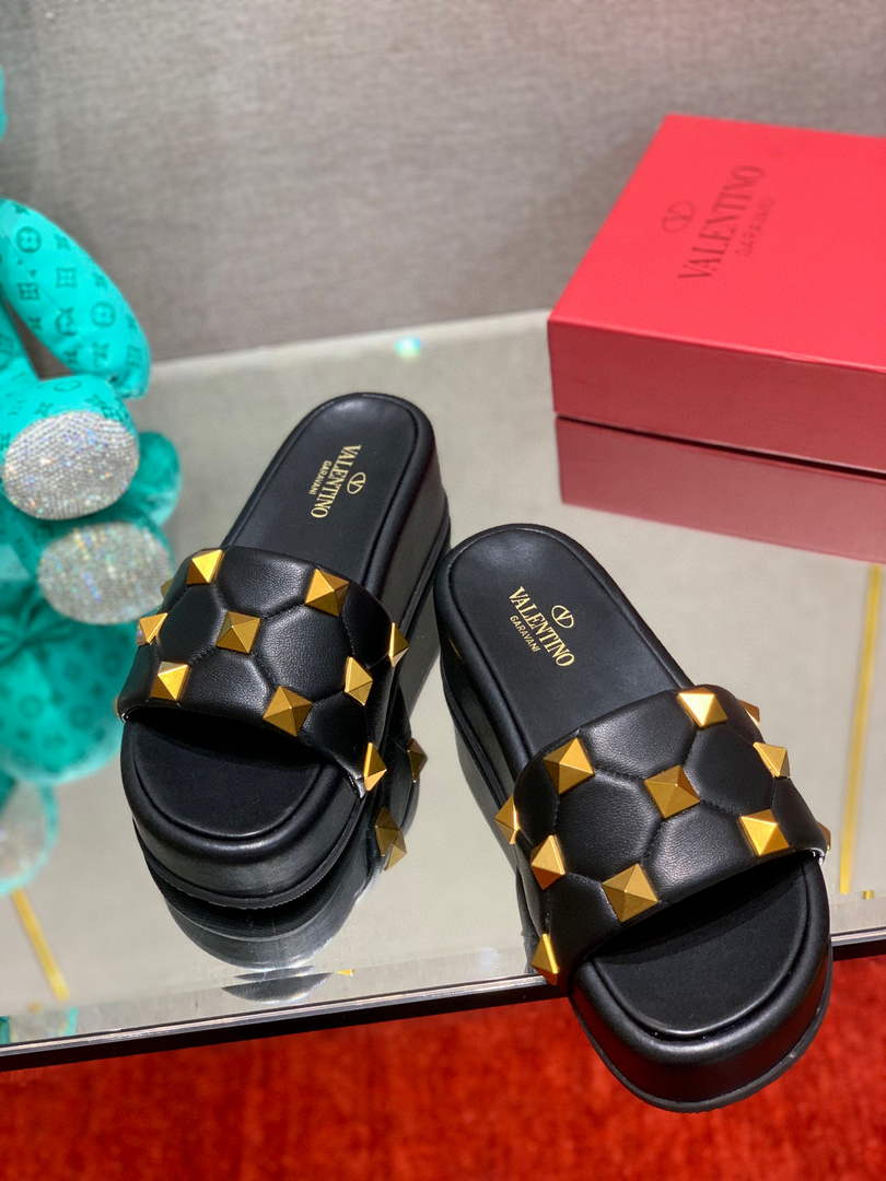 Valentino Stud Flatform Slide Sandal in Quilted Nappa V78104