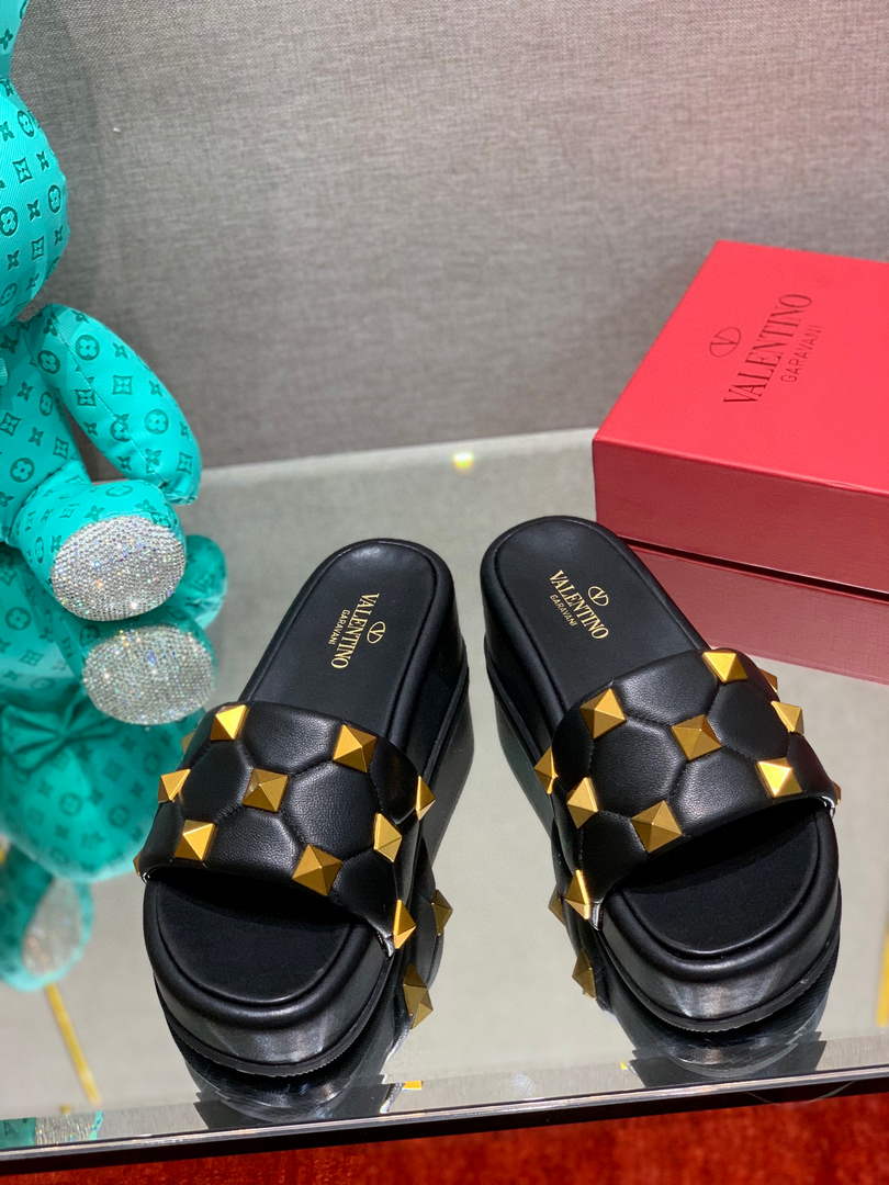 Valentino Stud Flatform Slide Sandal in Quilted Nappa V78104