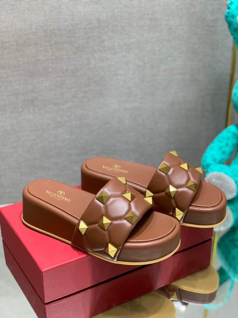 Valentino Stud Flatform Slide Sandal in Quilted Nappa V78105