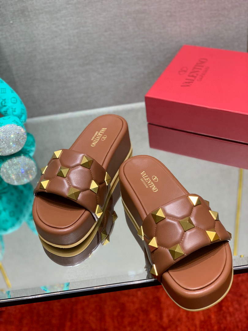 Valentino Stud Flatform Slide Sandal in Quilted Nappa V78105