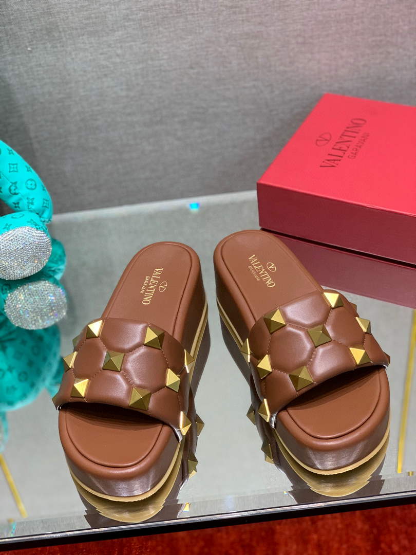 Valentino Stud Flatform Slide Sandal in Quilted Nappa V78105