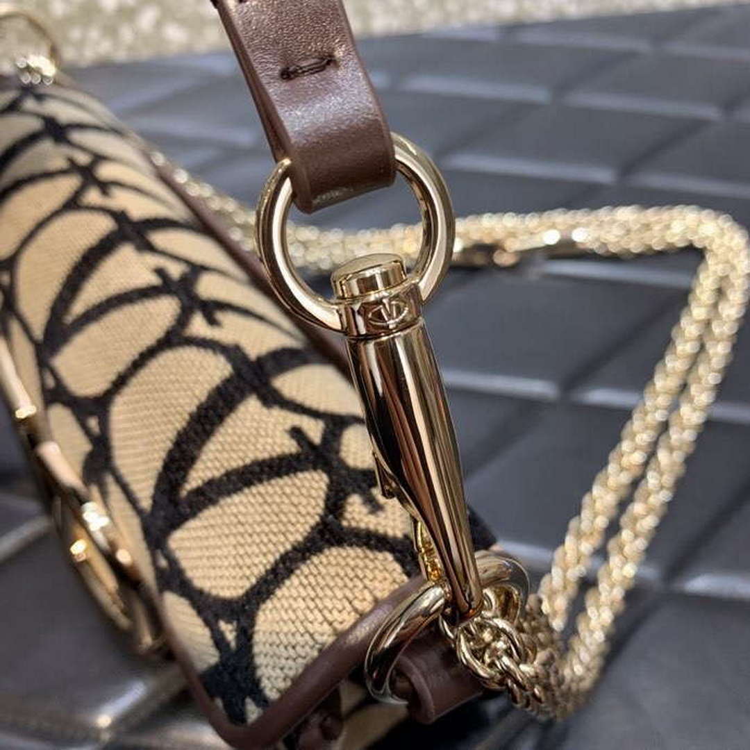 Valentino VAL352M3 loco small shoulder bag valentino garavani Apricot