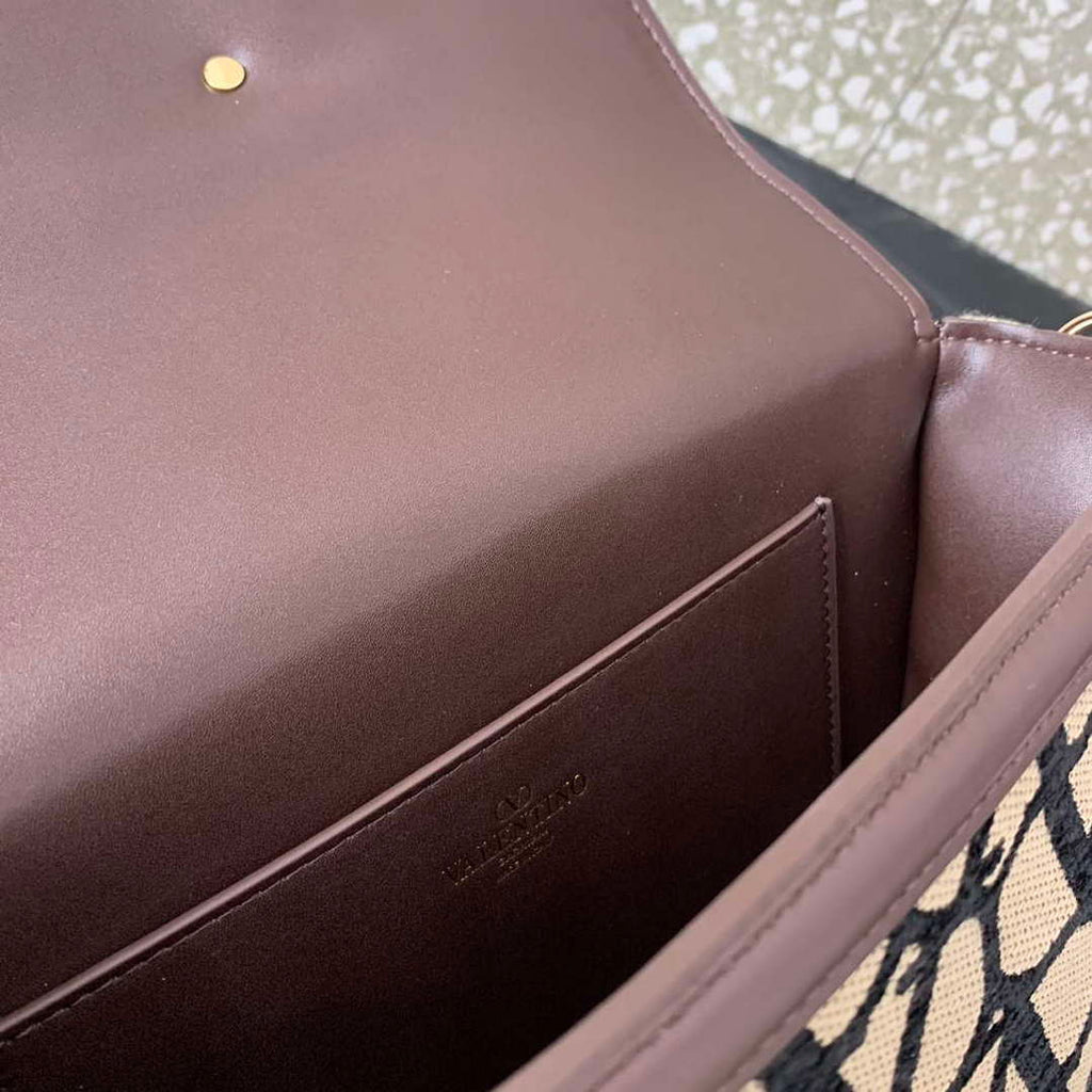 Valentino VAL352M4 loco small shoulder bag valentino garavani Apricot