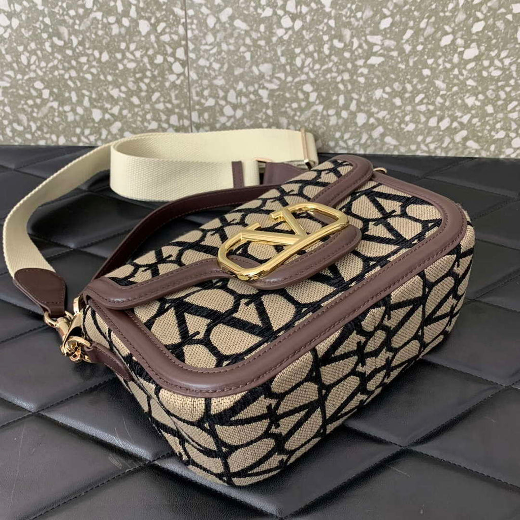 Valentino VAL352M4 loco small shoulder bag valentino garavani Apricot