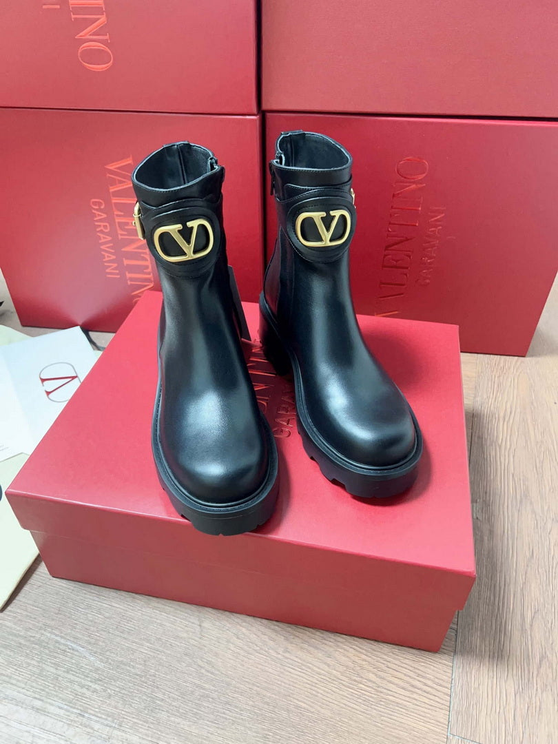 Valentino Vlogo Signature Calfskin Ankle Boot 55Mm V62393