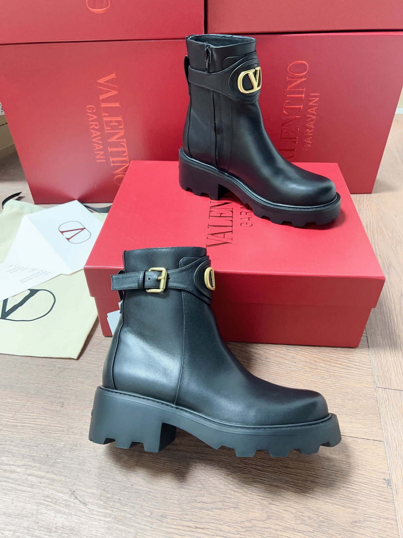 Valentino Vlogo Signature Calfskin Ankle Boot 55Mm V62393