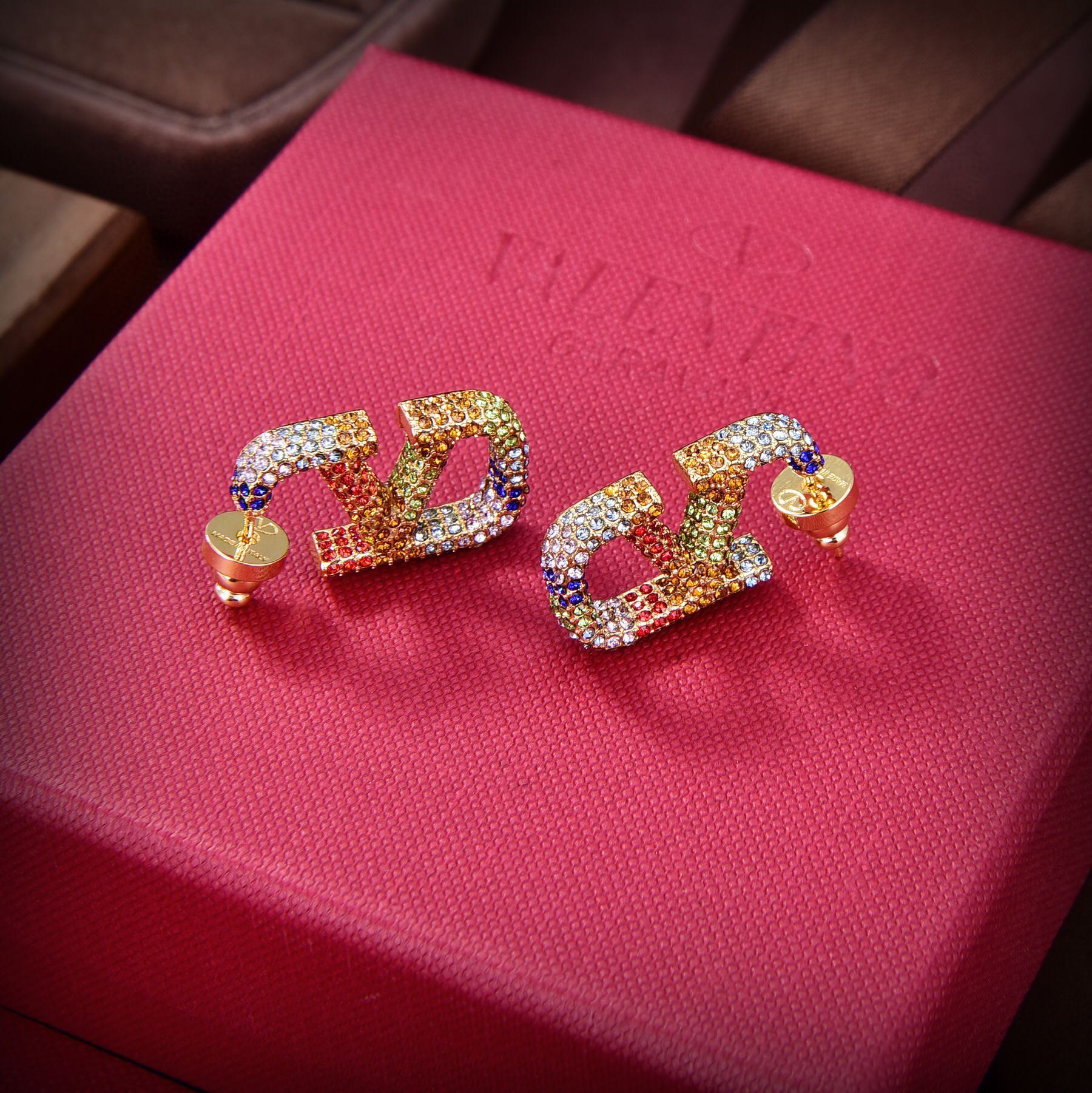 Valentino VLOGO SIGNATURE EARRINGS IN METAL AND SWAROVSKI CRYSTALS V880983