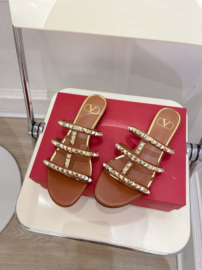 Valentino W2S0BU9ZWM Flat Roman Stud Calfskin Slide Sandal V98858