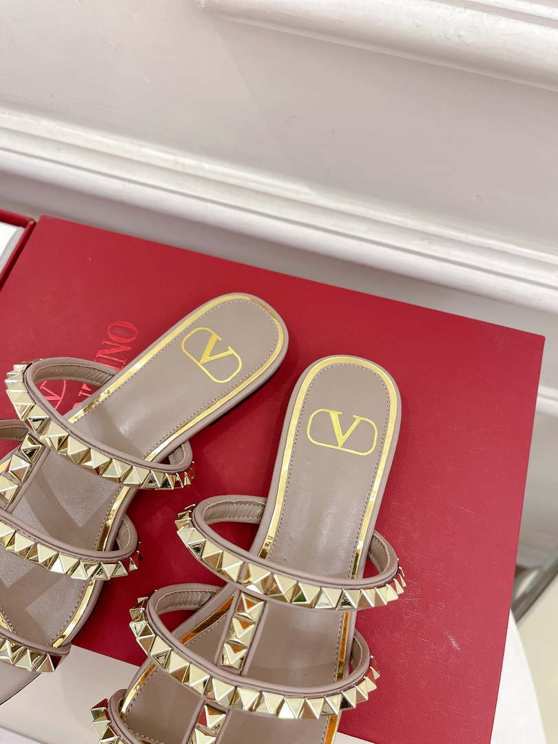 Valentino W2S0BU9ZWM Flat Roman Stud Calfskin Slide Sandal V98859
