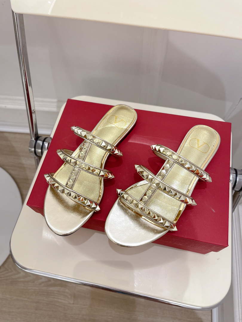 Valentino W2S0BU9ZWM Flat Roman Stud Calfskin Slide Sandal V98860