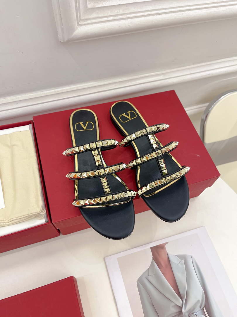 Valentino W2S0BU9ZWM Rockstud Flat Slide Sandal V98856 - US 4=Euro 35 - View 1