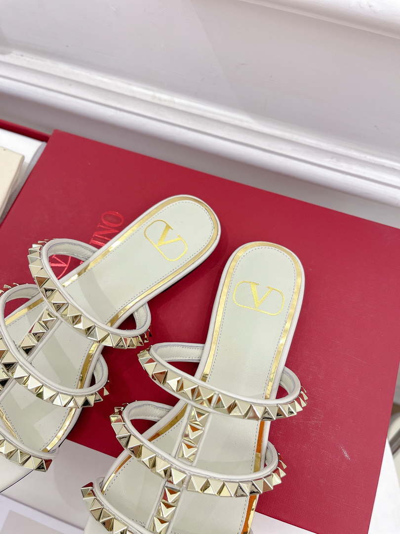 Valentino W2S0BU9ZWM Flat Roman Stud Calfskin Slide Sandal V98857