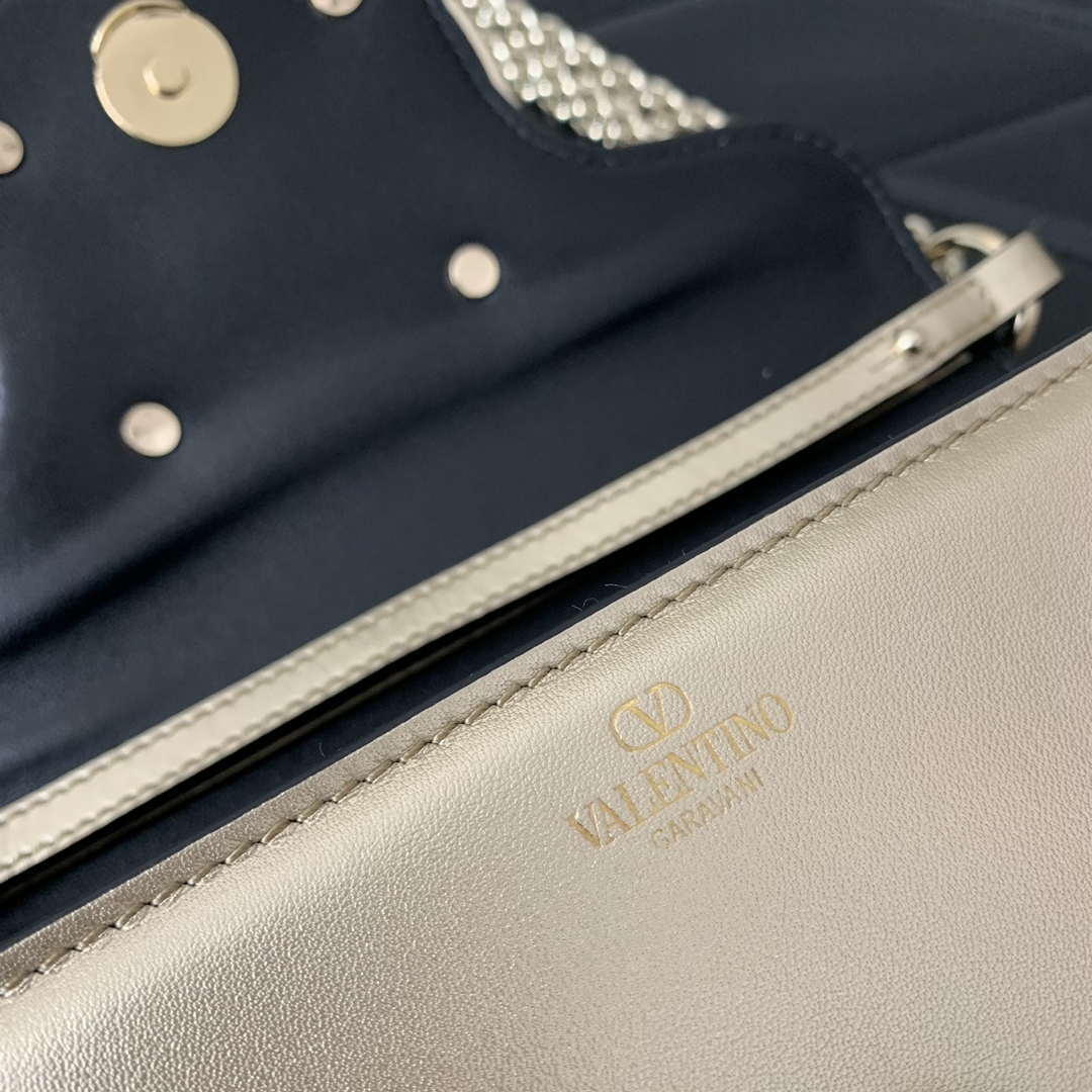 Valentino WB0K53ZXL Star diamond Loc¨° Small Shoulder Bag in Calfskin Gray Gold