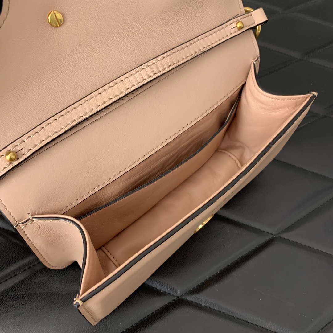 Valentino WB0K53ZXL Star diamond Loc¨° Small Shoulder Bag in Calfskin Nude Pink