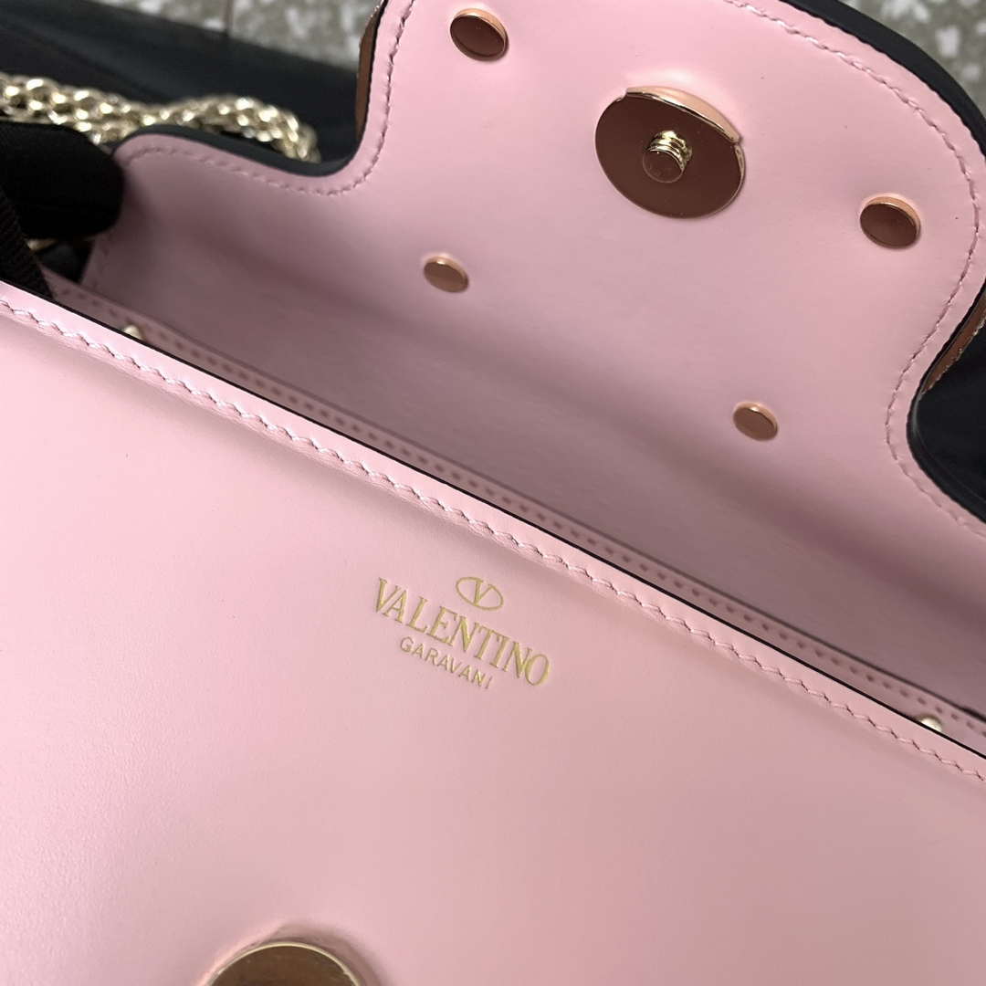 Valentino WB0K53ZXL Star diamond Loc¨° Small Shoulder Bag in Calfskin Pink