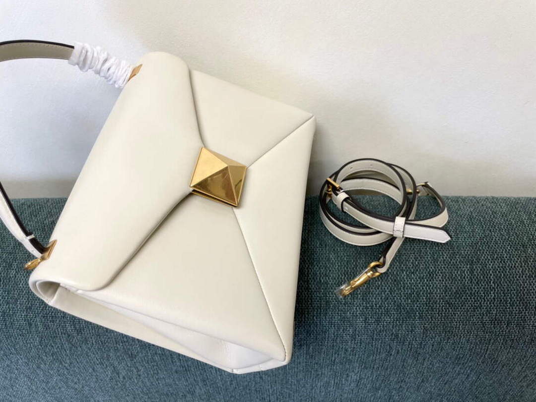 Valentino WB0K58ILK Medium One Stud Grainy Calfskin Handbag Light Ivory