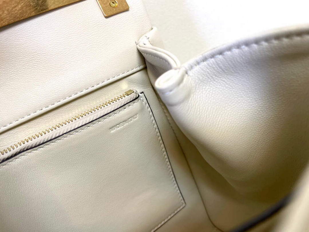 Valentino WB0K58ILK Medium One Stud Grainy Calfskin Handbag Light Ivory