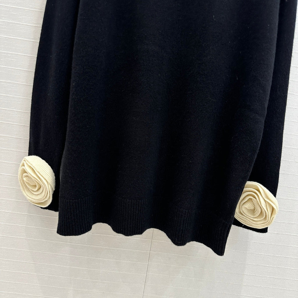 Valentino Women's Clothing Sweater Rose Sleeves Beige V38111