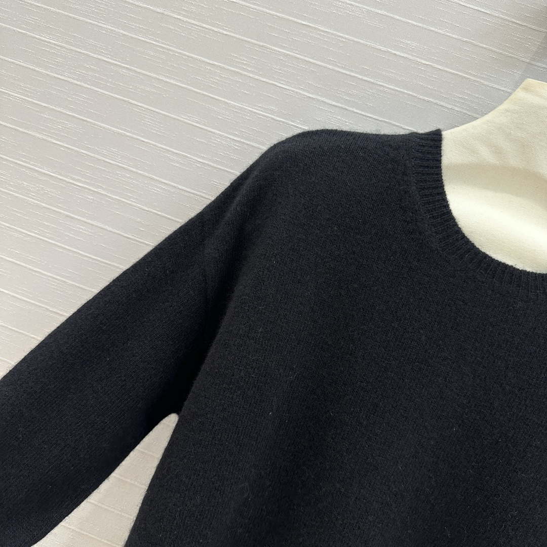 Valentino Women's Clothing Sweater Rose Sleeves Black V38110