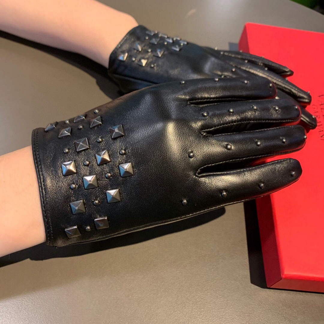 Valentino Women's Gloves Designer Leather Gloves V88520