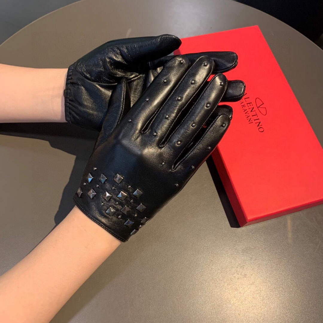 Valentino Women's Gloves Designer Leather Gloves V88520