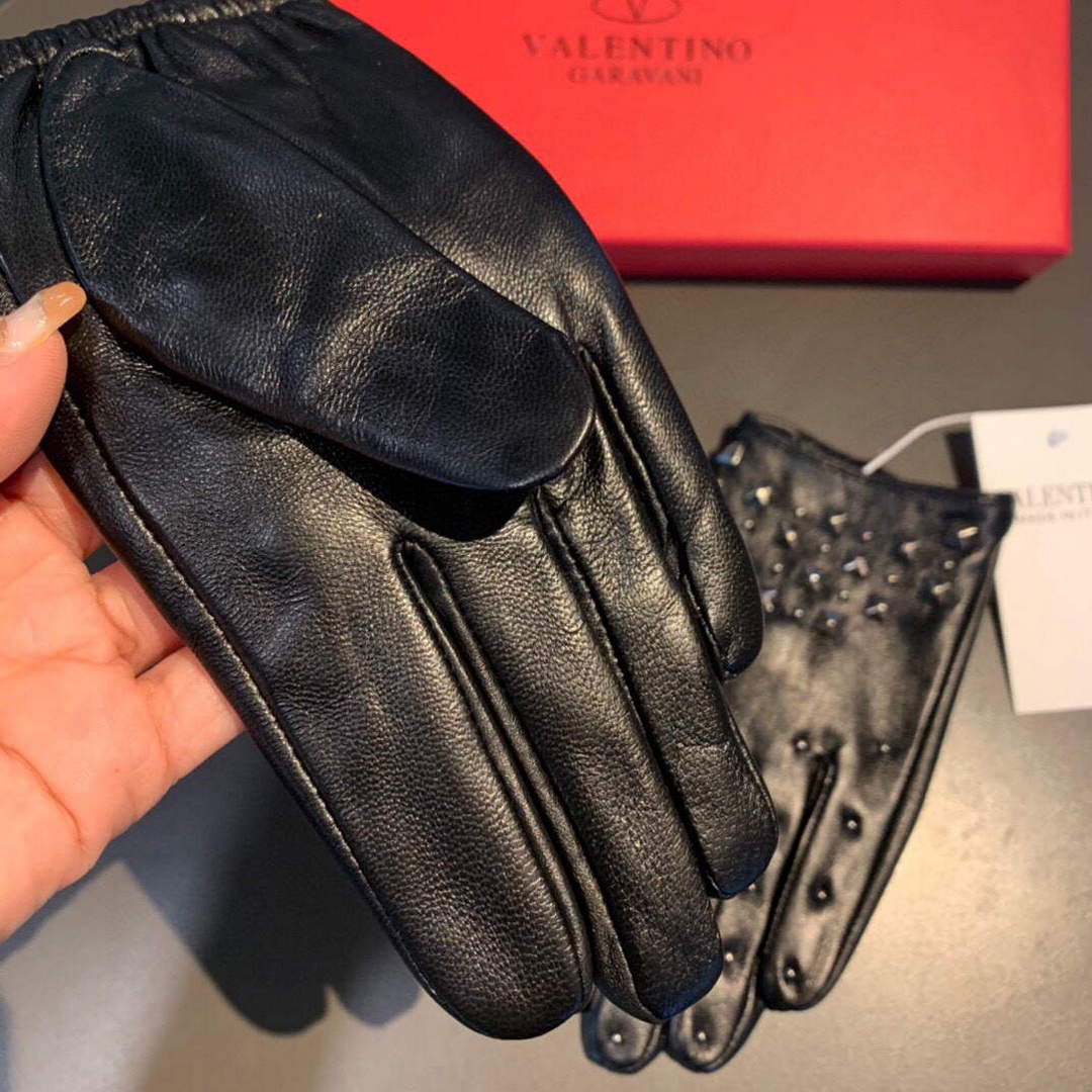 Valentino Women's Gloves Designer Leather Gloves V88520