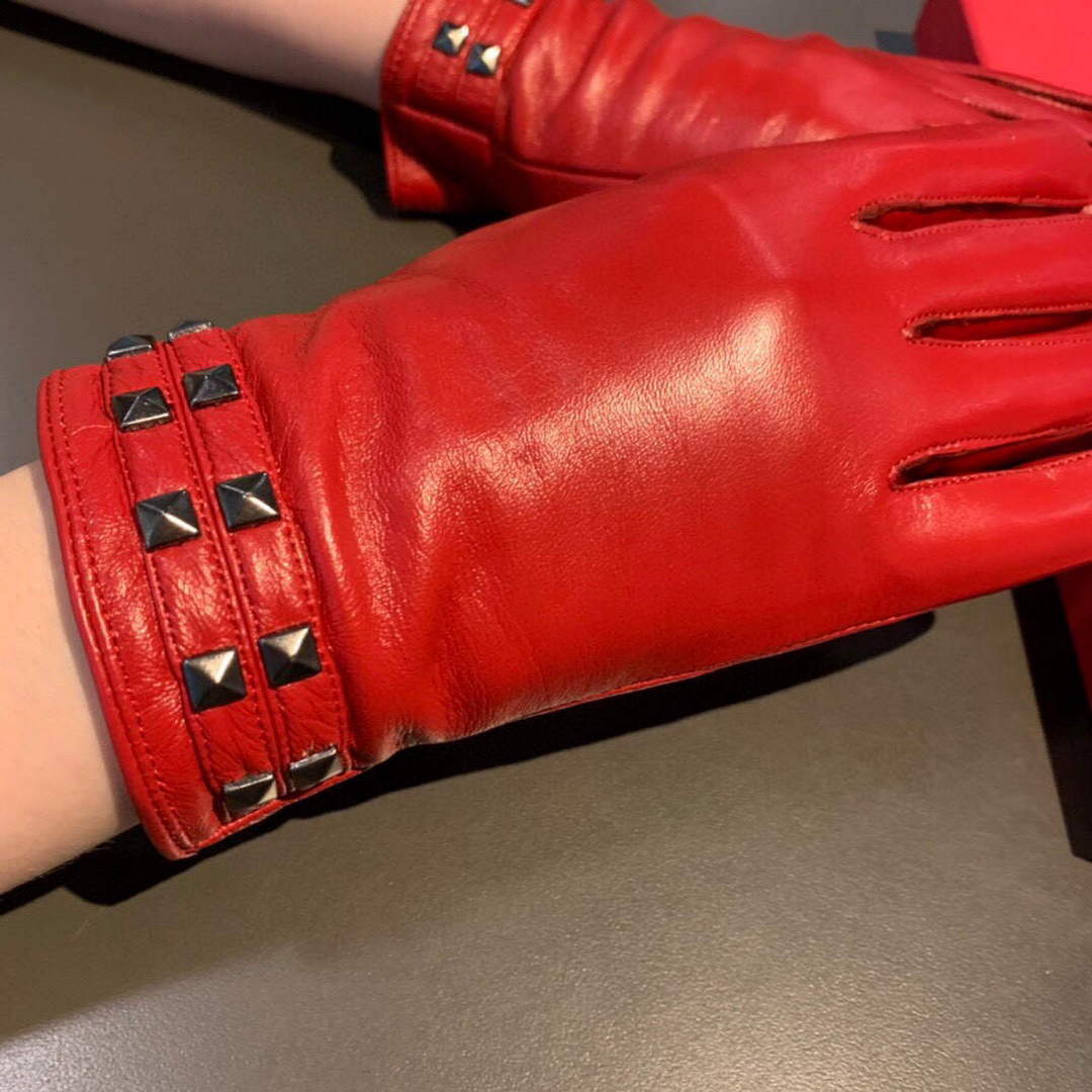 Valentino Women's Gloves Designer Leather Gloves V88521