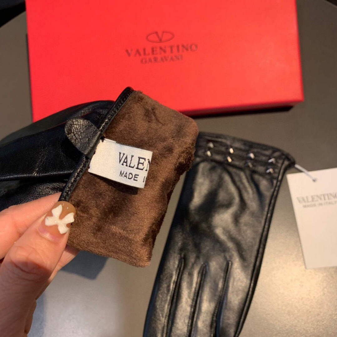 Valentino Women's Gloves Designer Leather Gloves V88522