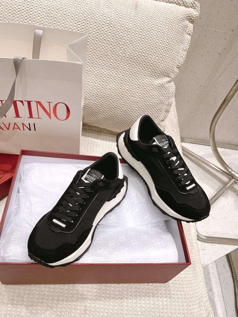 Valentino Women's Men's Lace and Mesh Lacerunner Sneaker V54903