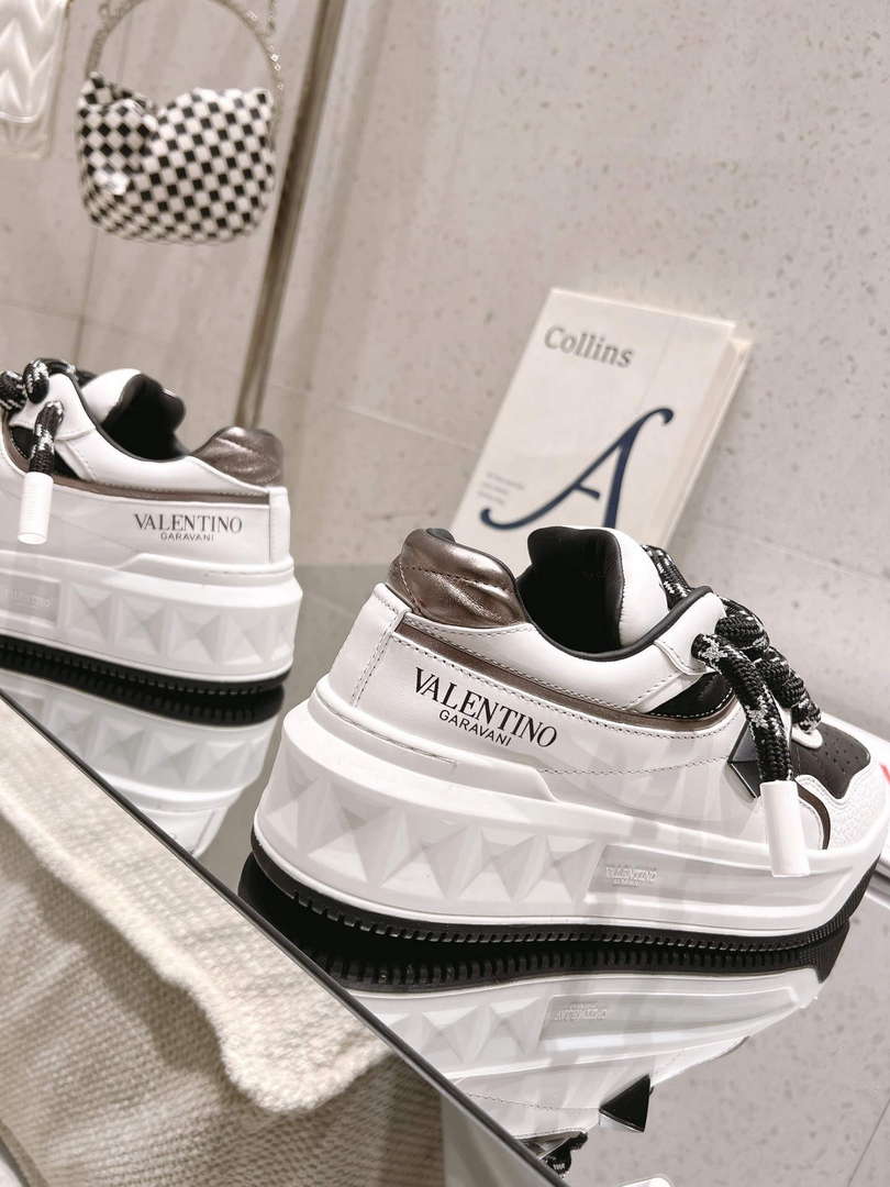 Valentino Women's Men's one Stud XL Trainer in Nappa Leather V54897