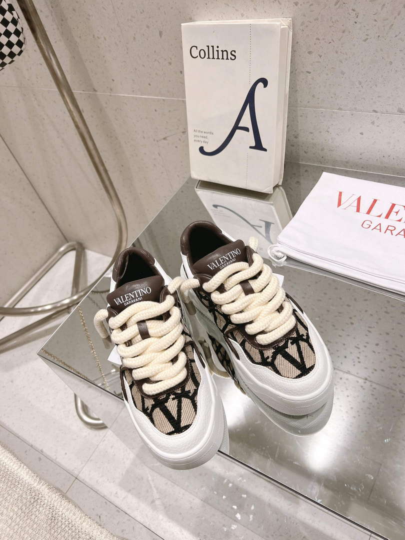 Valentino Women's Men's one Stud XL Trainer in Nappa Leather V54898