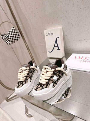 Valentino Women's Men's one Stud XL Trainer in Nappa Leather V54898 - US 4=Euro 35 - View 3