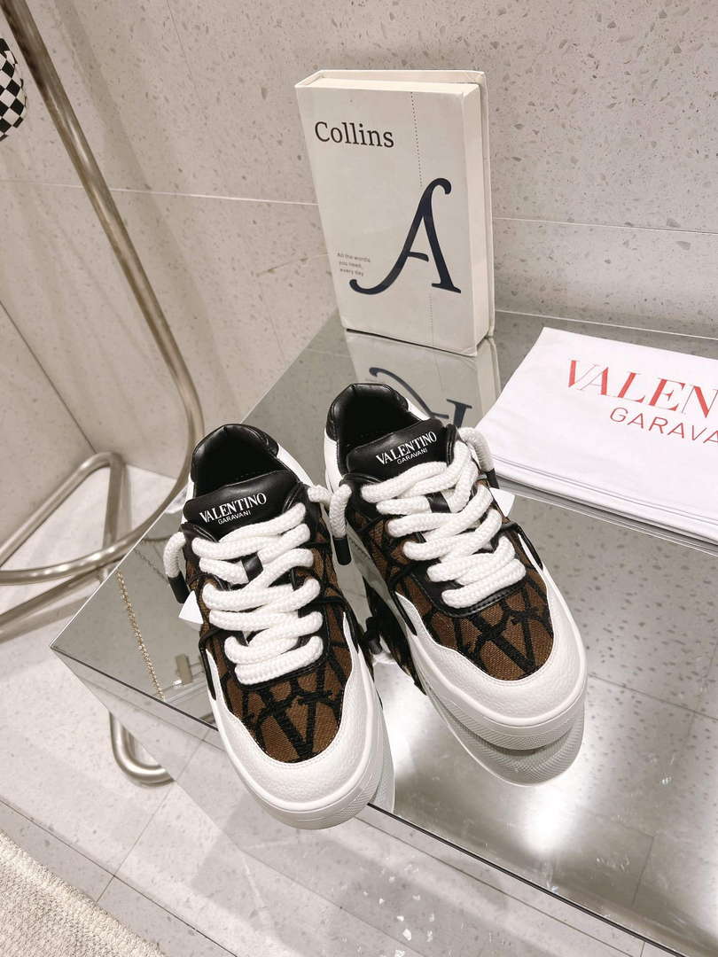 Valentino Women's Men's one Stud XL Trainer in Nappa Leather V54901