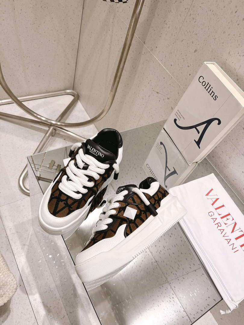Valentino Women's Men's one Stud XL Trainer in Nappa Leather V54901