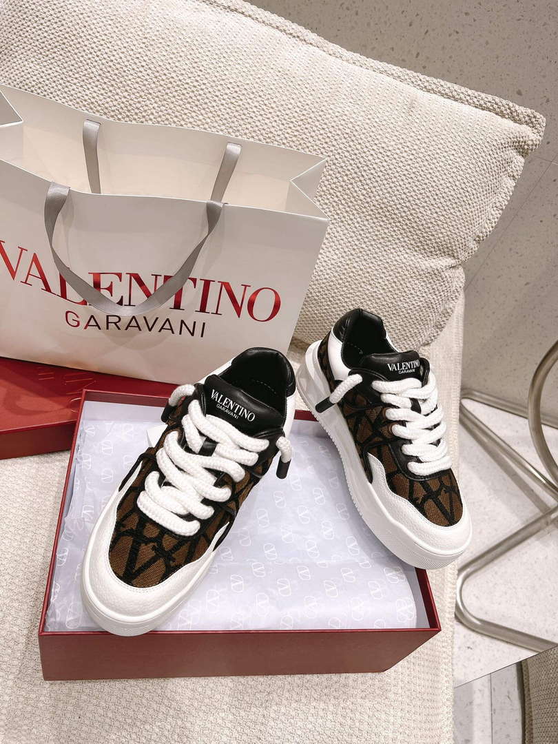 Valentino Women's Men's one Stud XL Trainer in Nappa Leather V54901