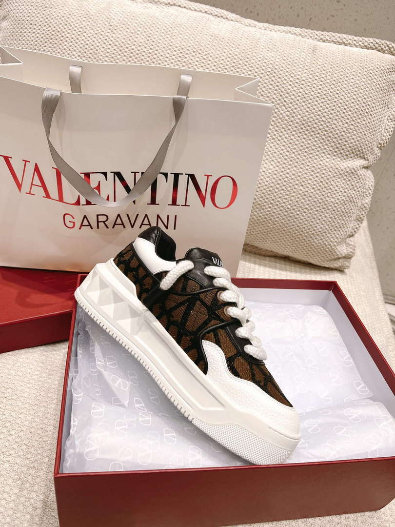 Valentino Women's Men's one Stud XL Trainer in Nappa Leather V54901