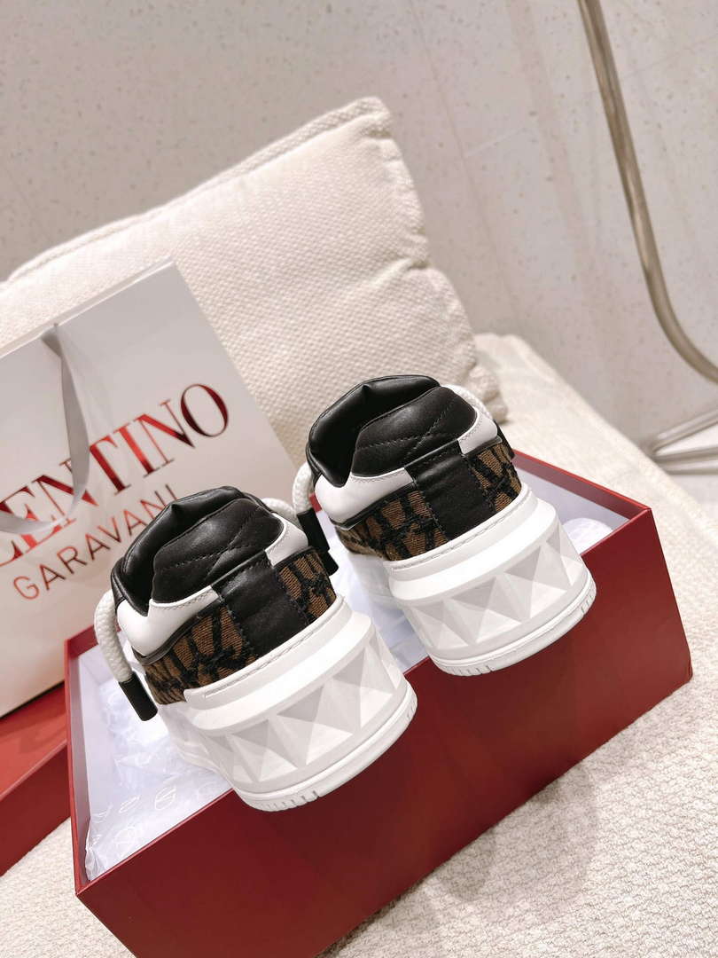 Valentino Women's Men's one Stud XL Trainer in Nappa Leather V54901