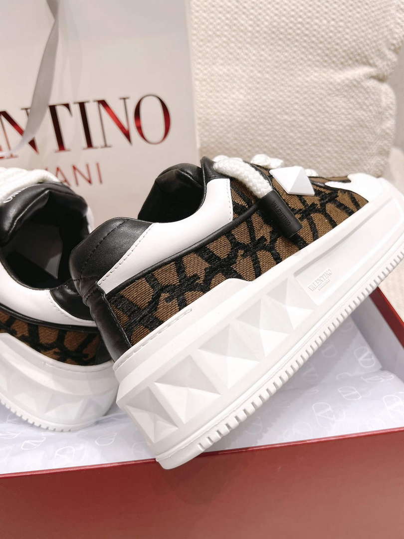 Valentino Women's Men's one Stud XL Trainer in Nappa Leather V54901