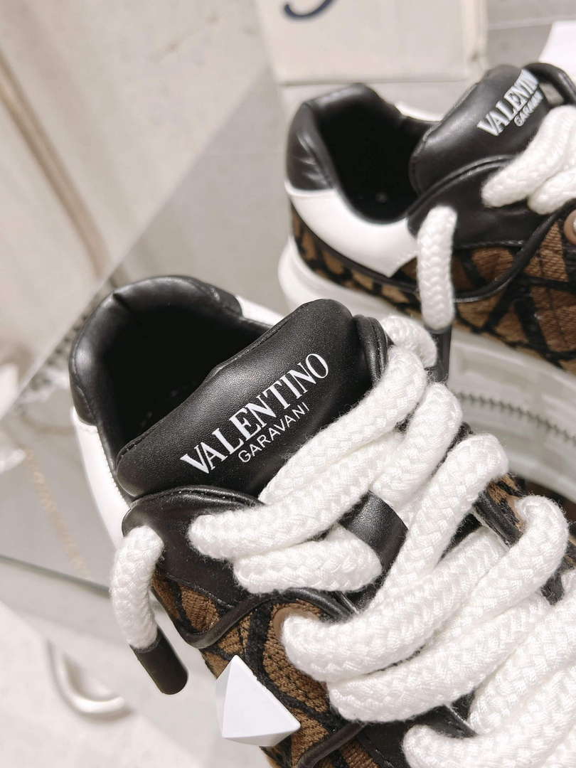 Valentino Women's Men's one Stud XL Trainer in Nappa Leather V54901