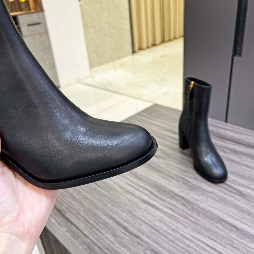 Valentino Women's Shoes 1W2S0CK1DSH0NO Vlogo Signature Calfskin Ankle Boot 194616