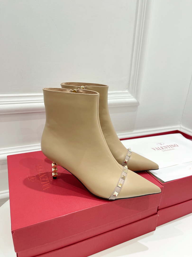 Valentino Women's Shoes Rockstud Short Boot 153657