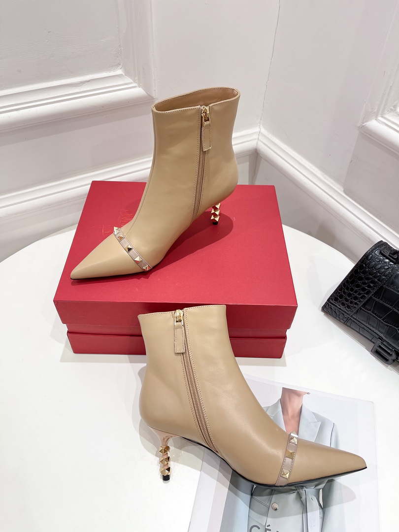Valentino Women's Shoes Rockstud Short Boot 153657