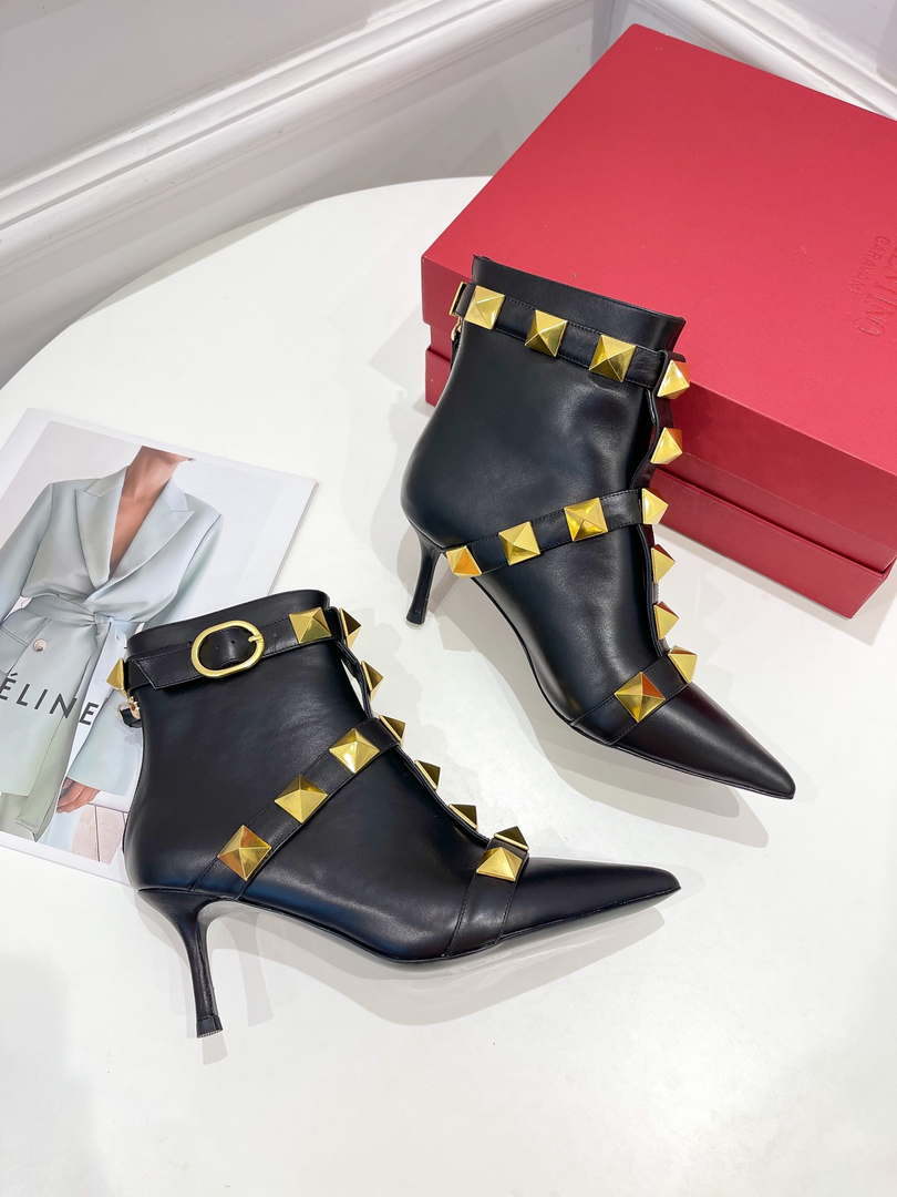 Valentino Women's Shoes Roman Stud Short Boot 153677