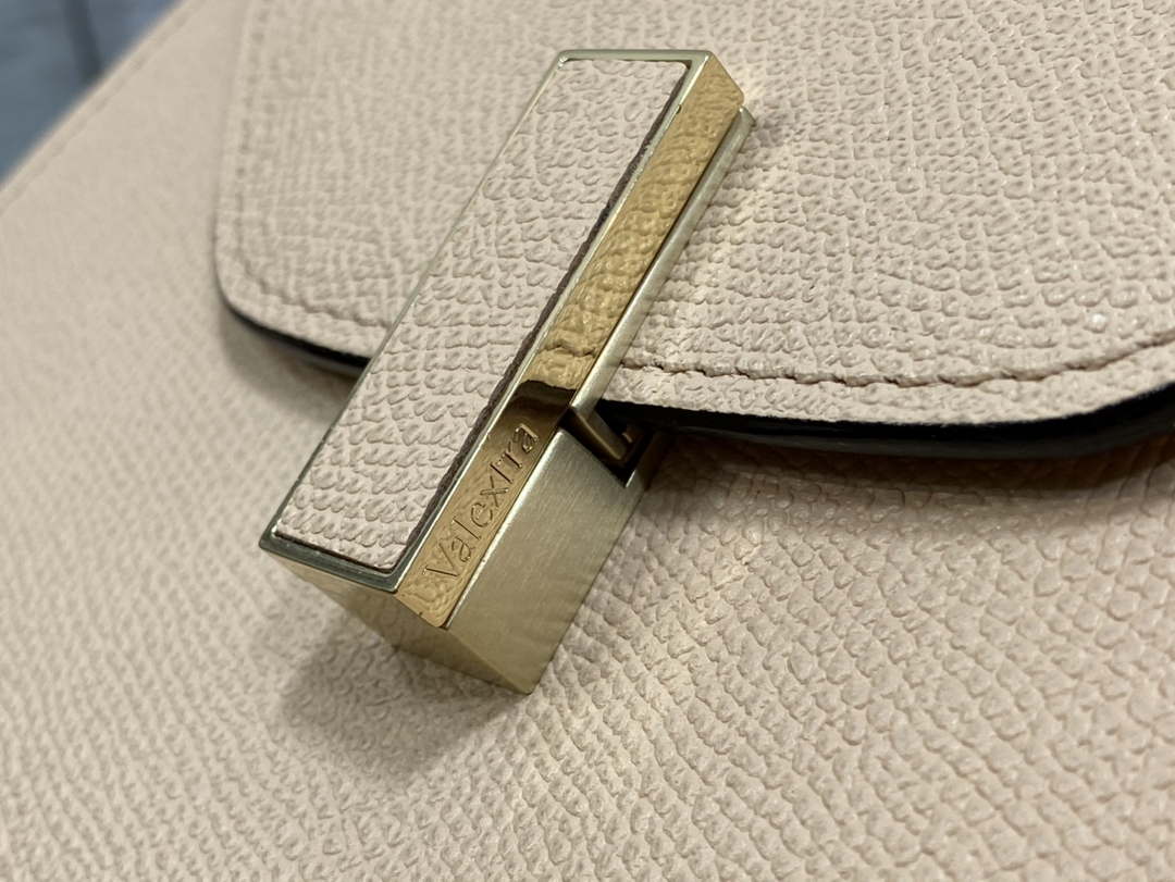 Valextra WBES0056028 Iside Top Handle Medium Bag Nude
