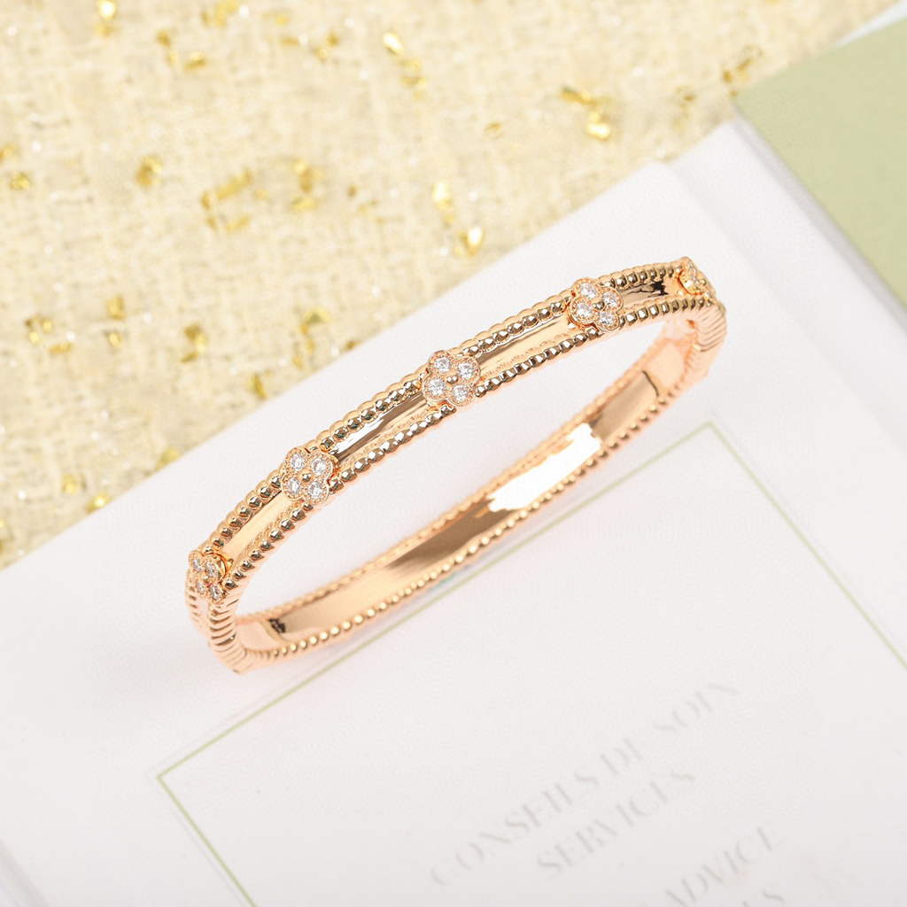 Van Cleef Arpels Bangle VCA Bracelet Jewelry V80283