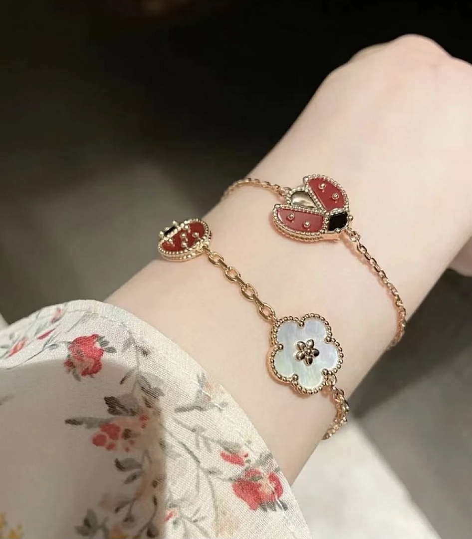 Van Cleef & Arpels Lucky Lucky Spring bracelet 5 motifs rose gold VCARP7RR00