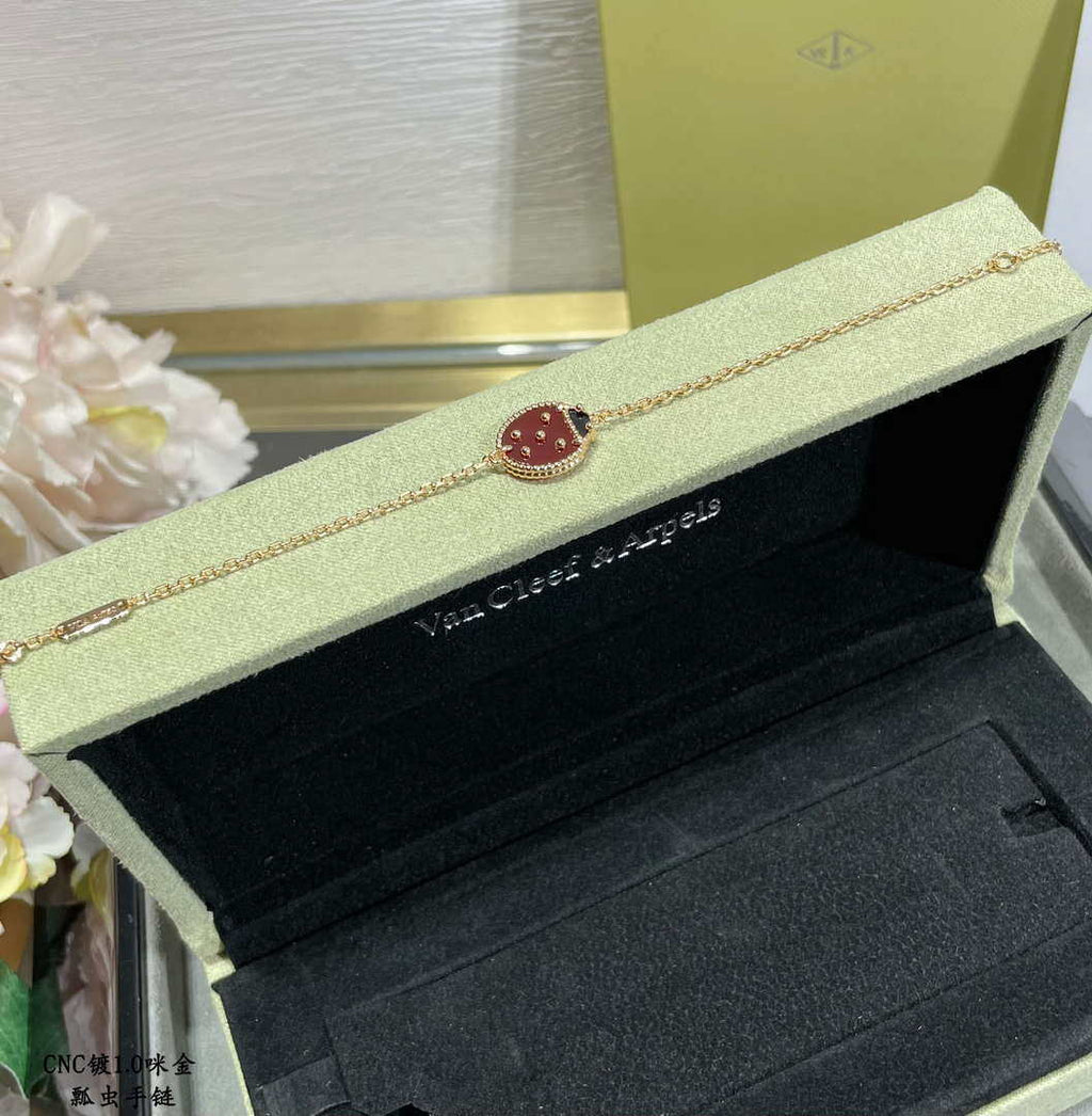 Van Cleef & Arpels Lucky Spring bracelet  closed wings ladybug VCARP7R000
