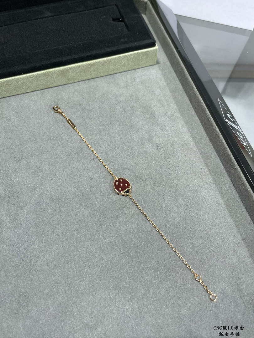Van Cleef & Arpels Lucky Spring bracelet  closed wings ladybug VCARP7R000
